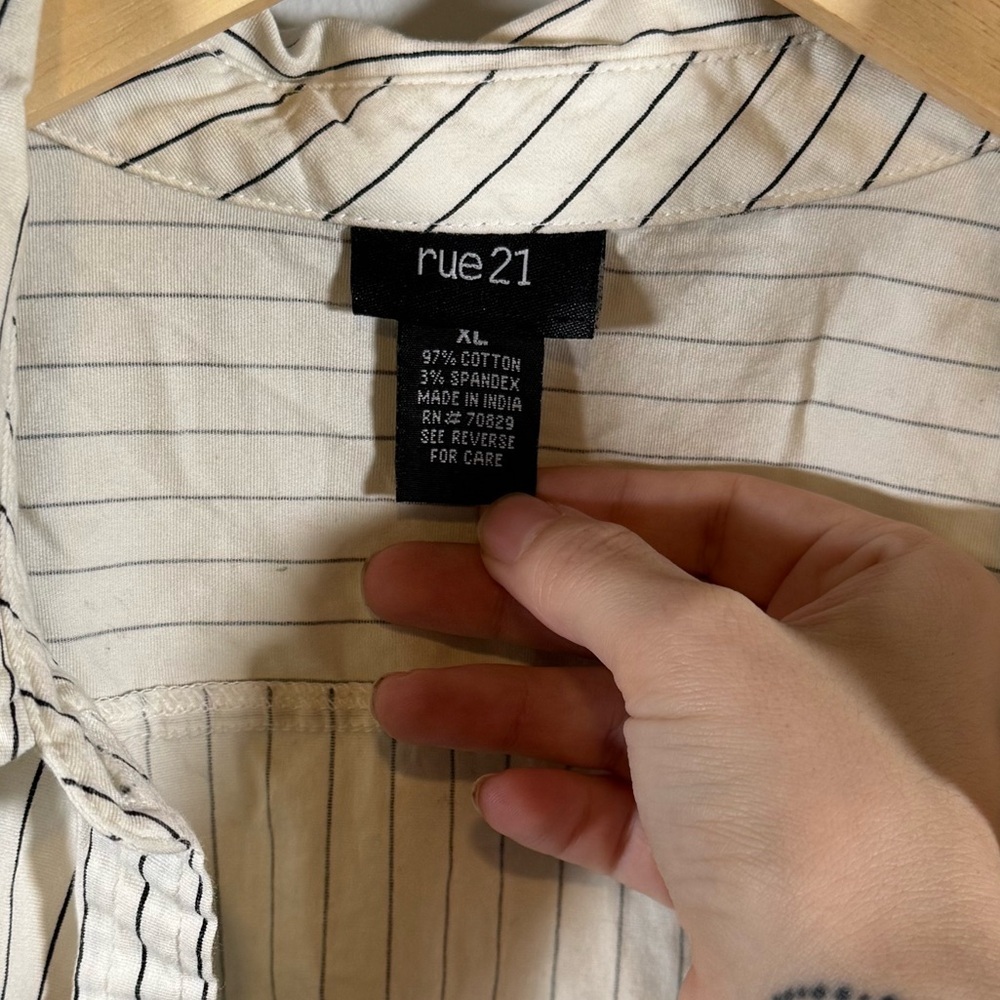 Y2K Pinstripe Button Down Office Siren Size XL - Picture 6 of 6